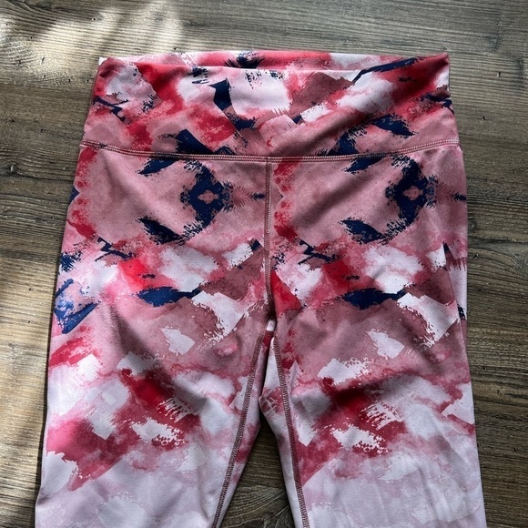 Guru Active Printed Luxe Capri Leggings size Large Activewear Athleisure Barbie - Picture 4 of 8